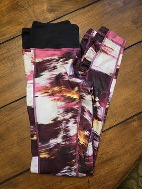 lululemon athletica Maroon, Pink & White Abstract Print Leggings